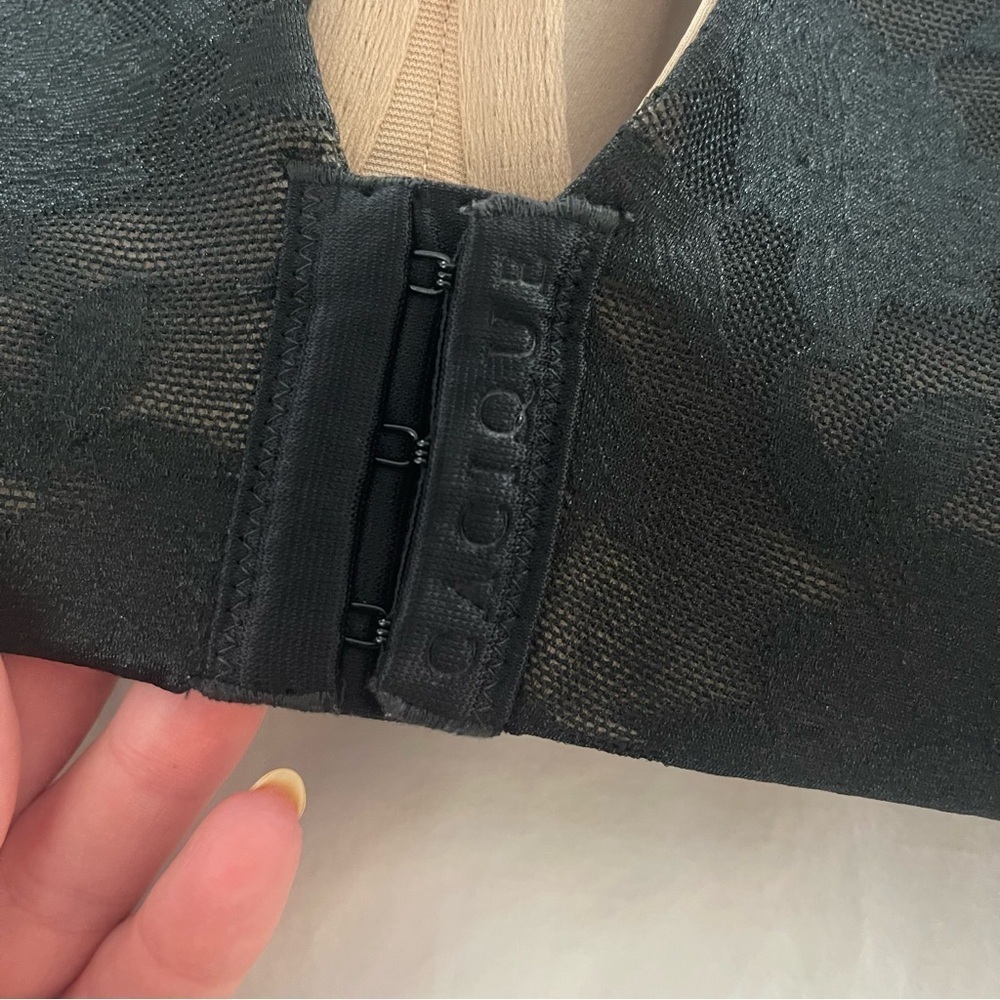 CACIQUE black lace over nude bra - Picture 3 of 5
